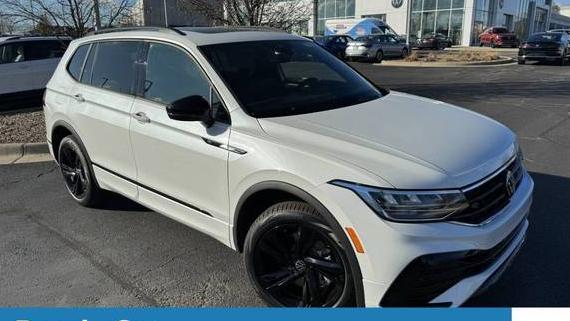 VOLKSWAGEN TIGUAN 4MOTION 2024 3VV8B7AX1RM014017 image